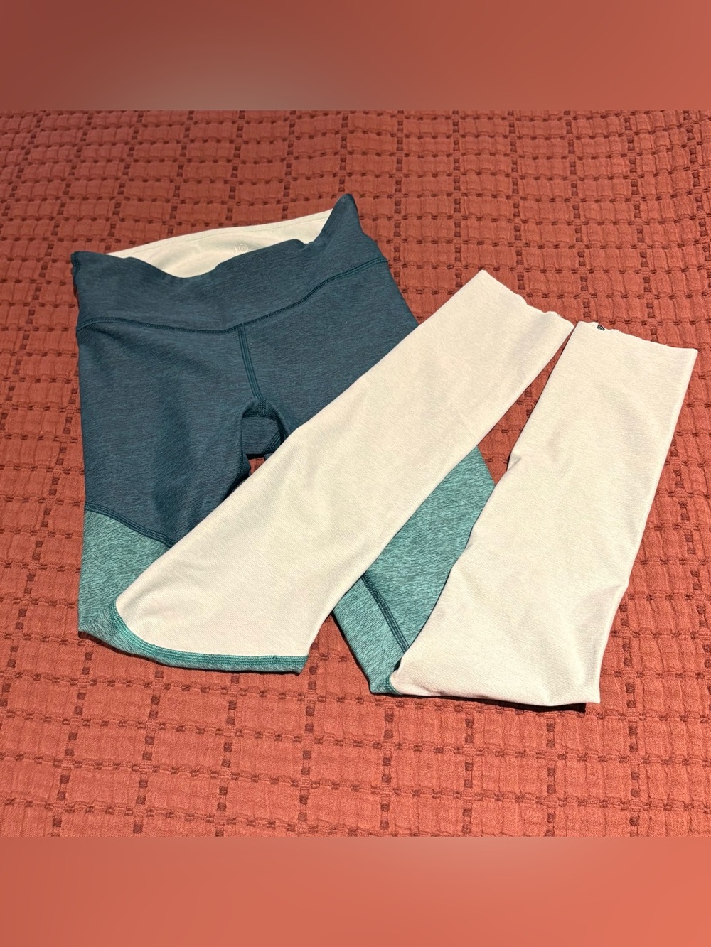 Outdoor Voices . Tri-Tone Colorblock Leggings . XS 💙 - Picture 2 of 4